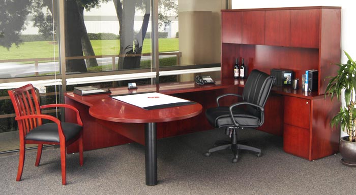 p top U workstation with hutch